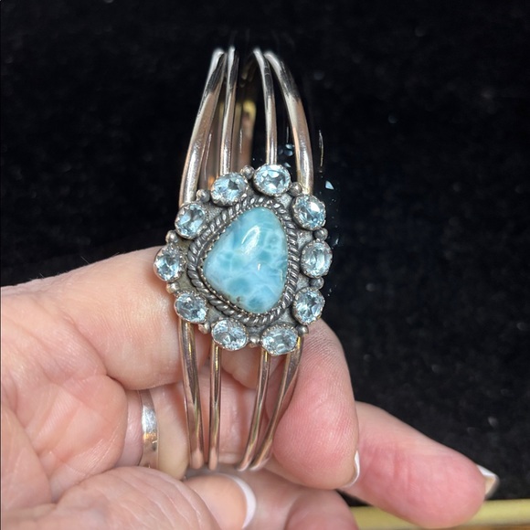 Larimar and blue topaz Sterling silver cuff - Picture 8 of 9